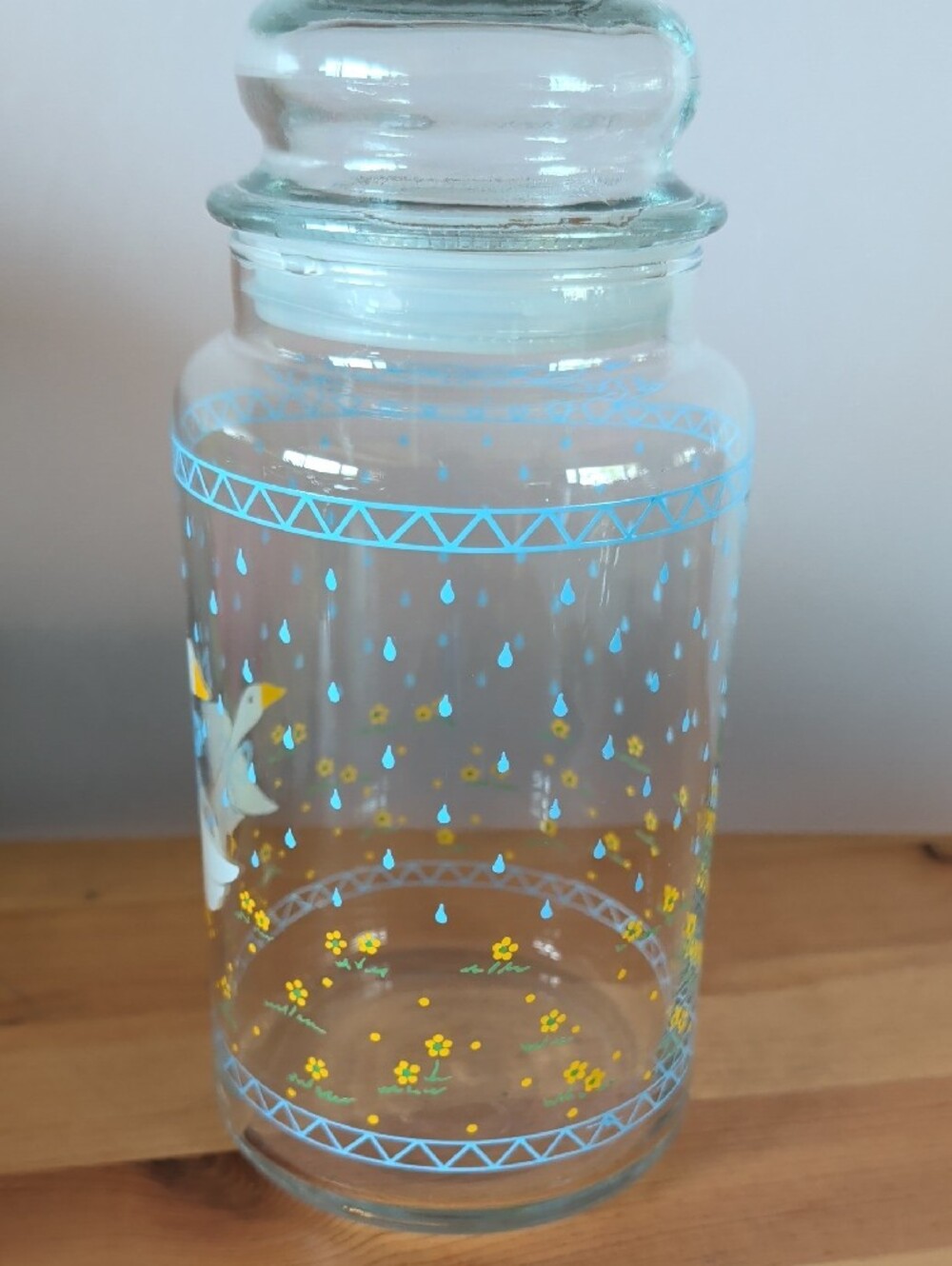 Vintage, Anchor Hocking Glass Canister with Blue & Yellow Geese Motif. - Picture 3 of 7